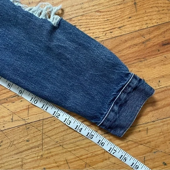 Levi's Rose Floral Denim Jacket Size Small - Picture 6 of 10